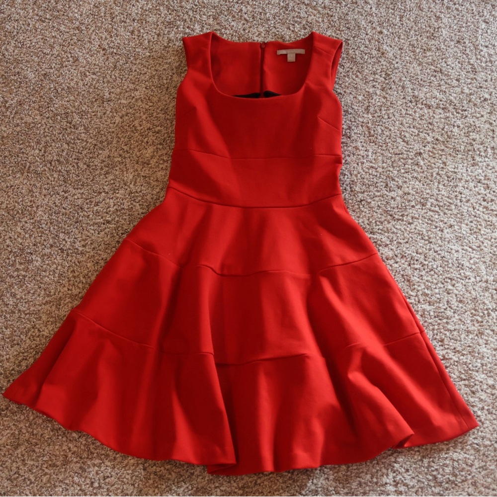 Banana Republic Scarlet Apparel 
Includes pockets